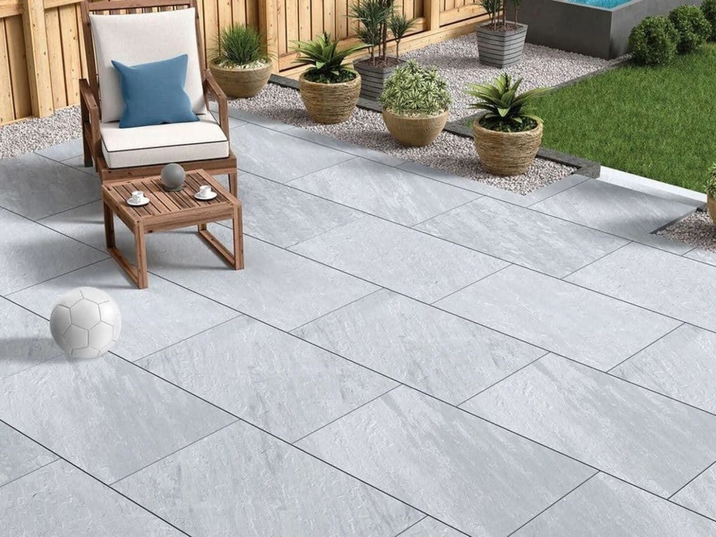 Nên lát gạch hay sàn nhựa giả gỗ ngoài trời - Giá thành vật liệu